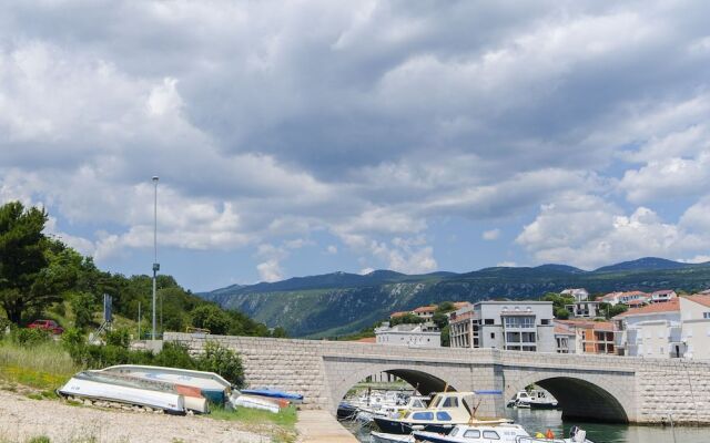 Apartments Anamarija