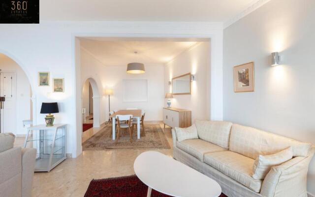 Breathtaking Seafront 3BD, Sliema coast by 360 Estates