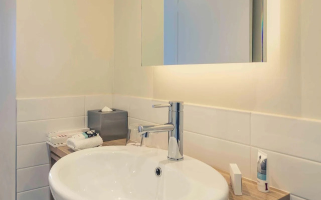 Mercure Melbourne Therry Street