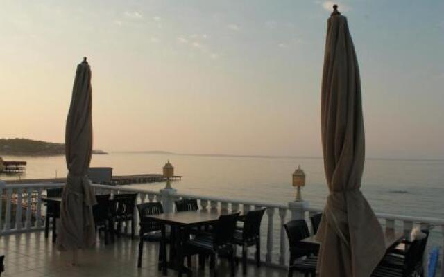 Seaside Apart Hotel