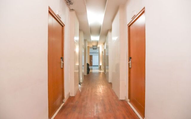 OYO 467 Penthouse Hotel
