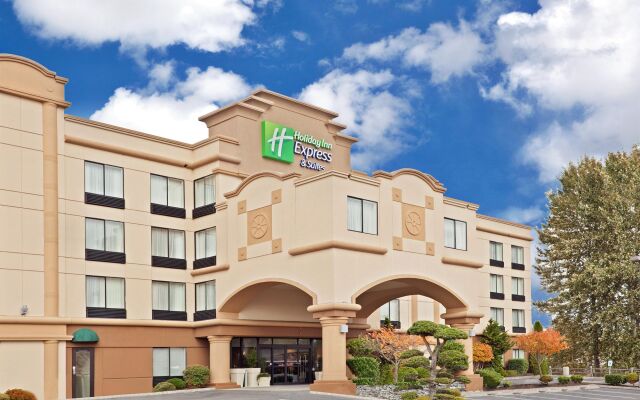 Holiday Inn Express & Suites Tacoma, an IHG Hotel