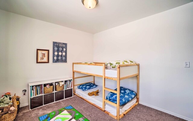 Flagstaff-area Family Home w/ Hot Tub & Patio