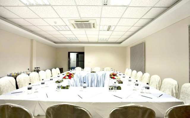 Innotel Luxury Business Hotel