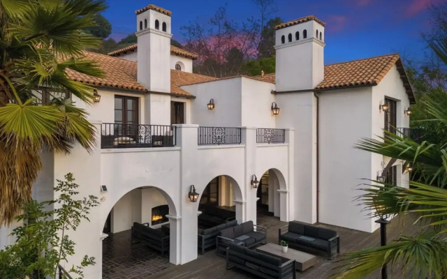 Spanish Villa - Stunning Coldwater Canyon Villa With Pool and Views
