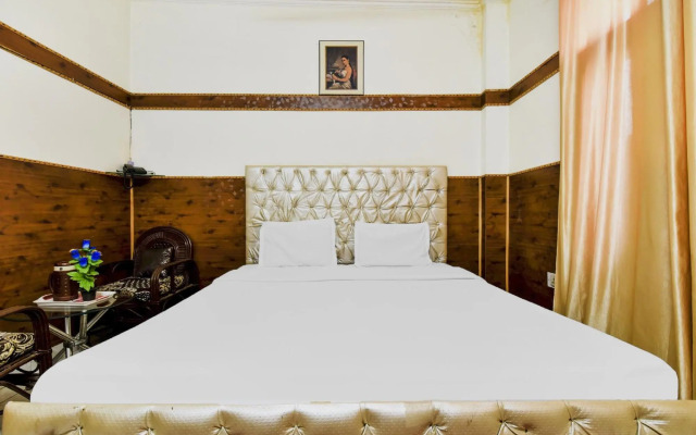 OYO 87525 Hotel Green