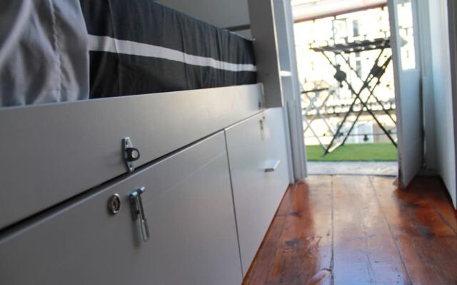 Surf in Chiado Hostel