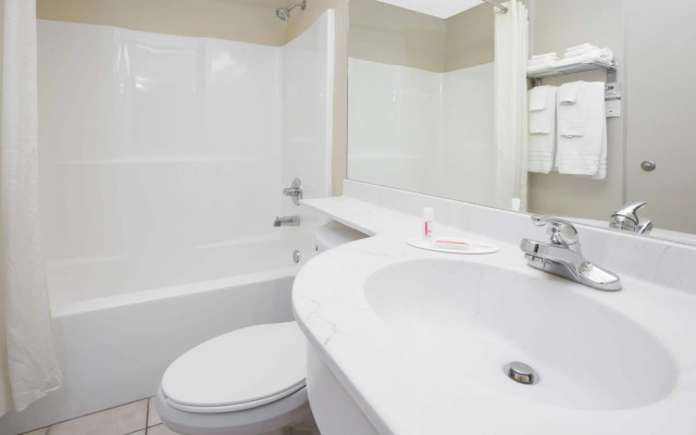 Microtel Inn & Suites by Wyndham Hattiesburg