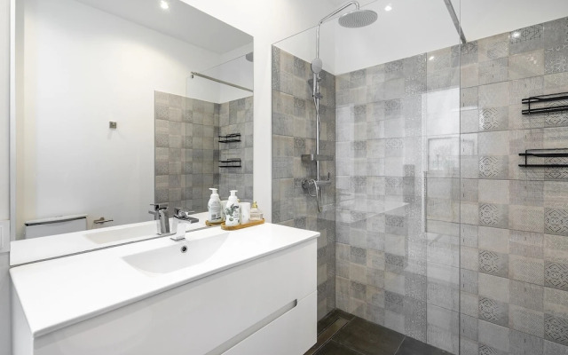 Suburban Serenity Family Home With Pool