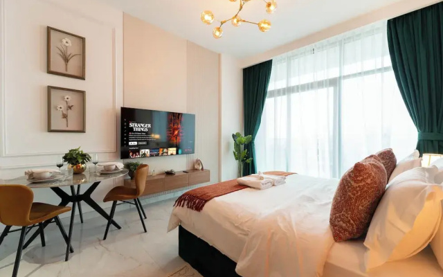 Luxury Studio with Pool - Azizi Vista
