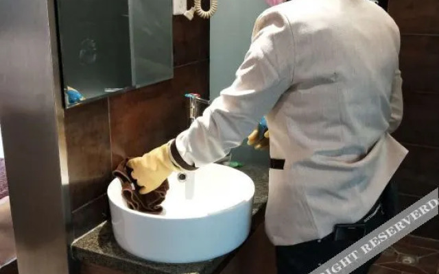 Baiyulan Hotel (Inner Mongolia Minzu University)