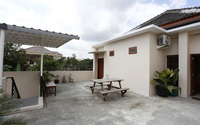 RedDoorz @ Condong Catur 3