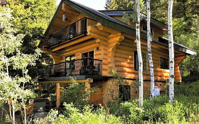 A Suite Retreat - Beyond Bed & Breakfast