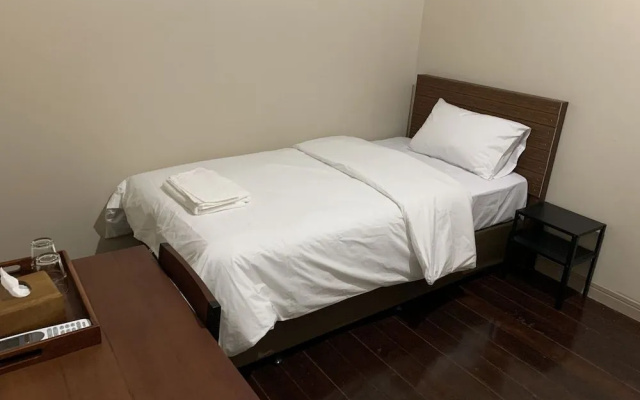 Achcha Hotel - Itsaraphap Mrt Station - Wat Arun