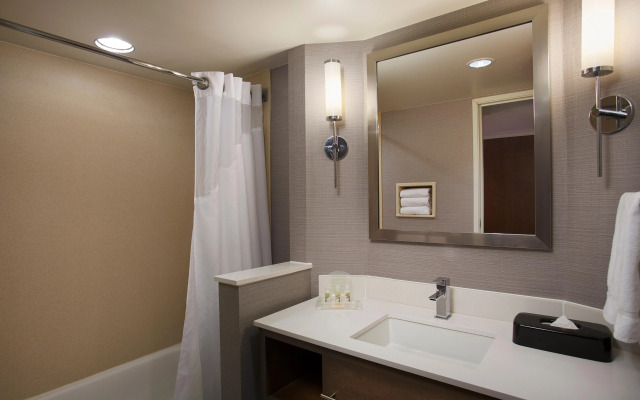 Holiday Inn Grand Rapids Airport by IHG