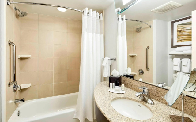 Courtyard by Marriott Hamilton