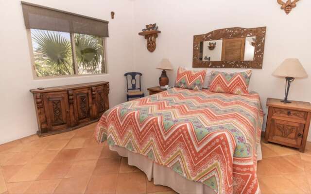 Casa Tranquila Only Steps to The Ocean 5-bedrooms Sleeps 9