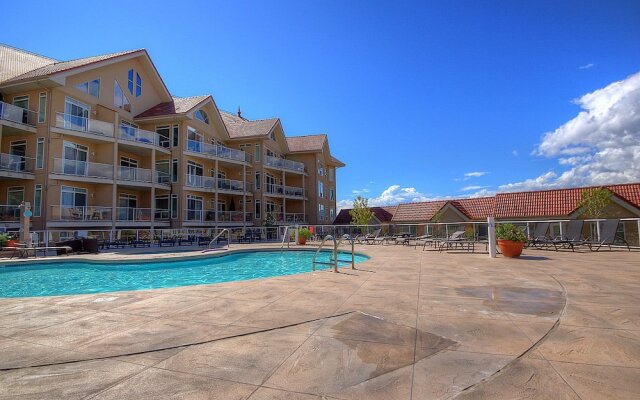 Discovery Bay Resort by KVR