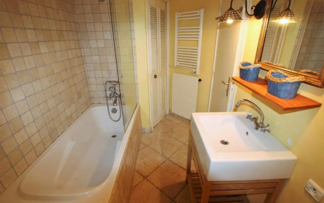 cozy studio equipped with indoor heated pool in standing residence - Hotel in 戛纳 - Photo 4