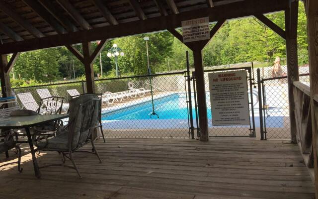 Adirondack Oasis Motel