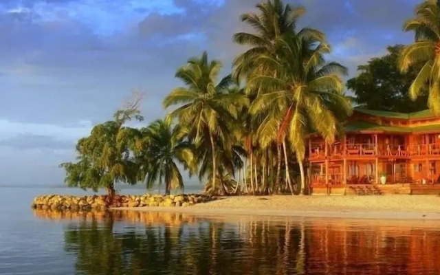 Bocas Beachfront Lodge