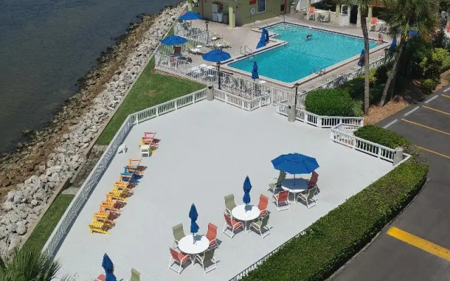 Sailport Waterfront Suites