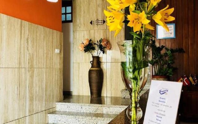 Apartamentos Frontera