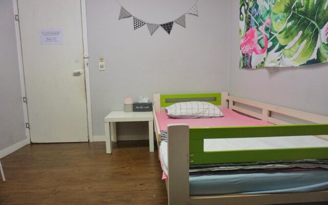 Tiara Guesthouse - Hostel
