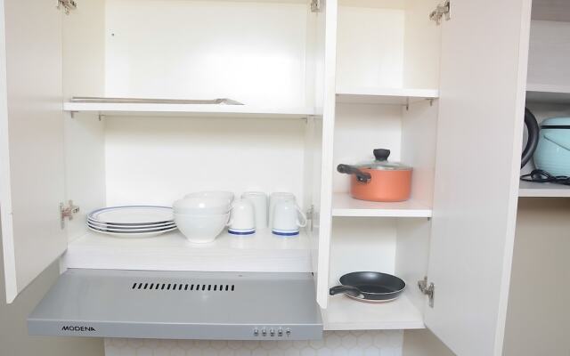 Warm and Cozy 2BR Apartment Woodland Park Residence