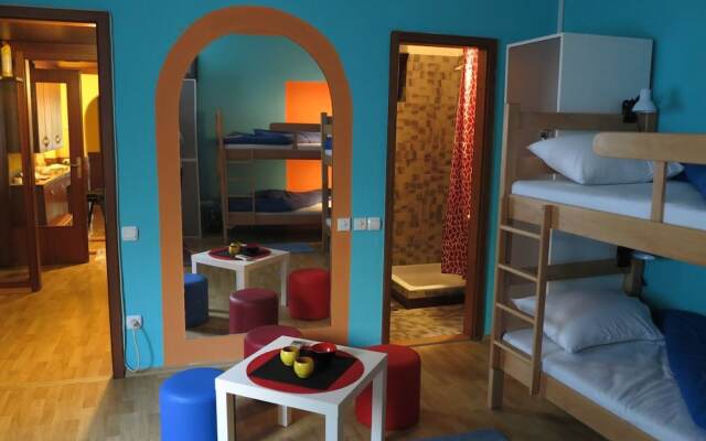 Traveler's Hostel & Apartments