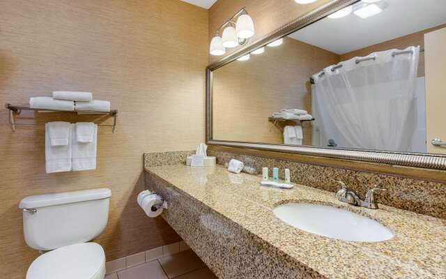 Quality Inn & Suites Benton - Draffenville