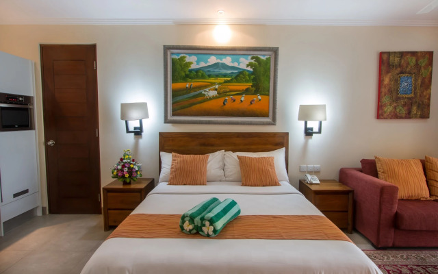 Peninsula Bay Resort