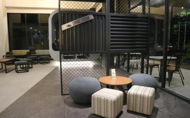 YELLO Hotel Manggarai Jakarta