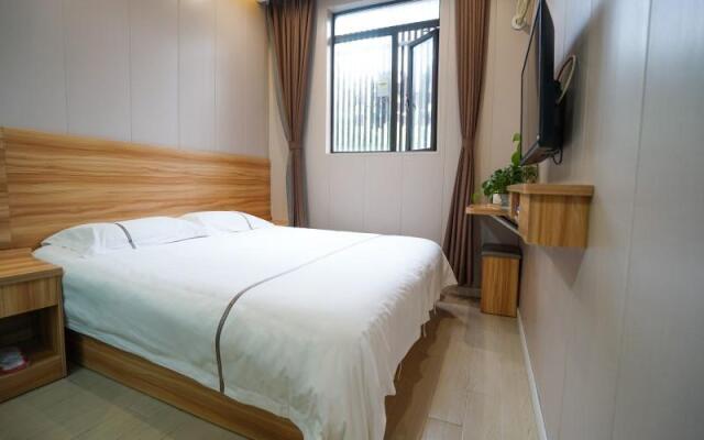 Shell Hotel Shanghai Tongji Univeristy Siping Road Schoolyard