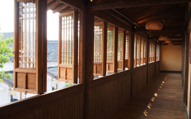 Tongxiang Wuzhen Yuexiang Inn