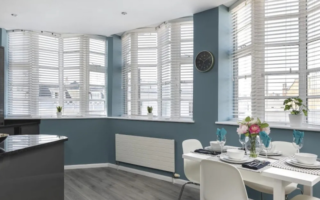 Modern Comfy 1min Walk Away From Royal Pavilion