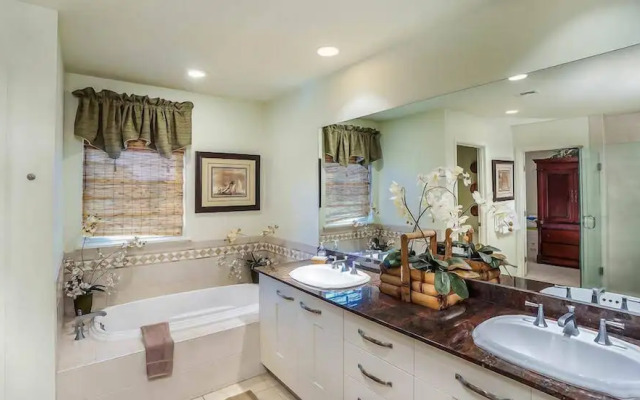 Luxury at Na Hale O Keauhou #N1