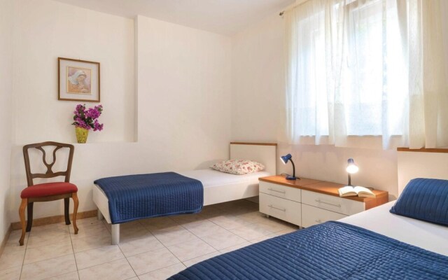 Nice Home in Pula with WiFi, 2 Bedrooms & Hot Tub