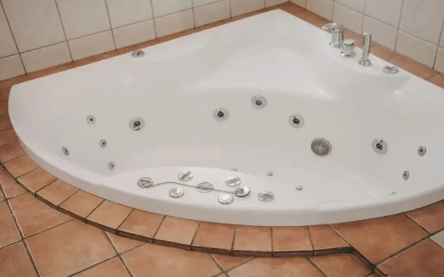 4-star Room With Free Breakfast and Spa Bath