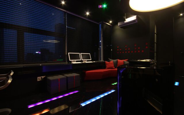 Club Hotel