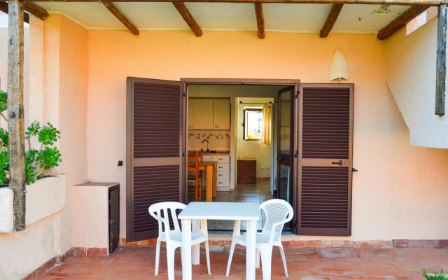 Apartment in Cannigione with garden