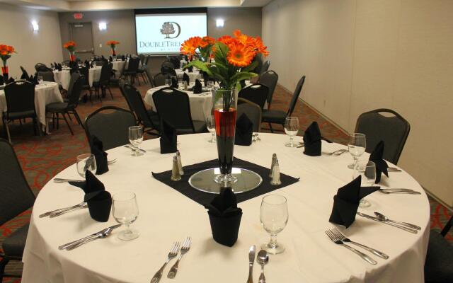 DoubleTree Suites by Hilton Dayton - Miamisburg