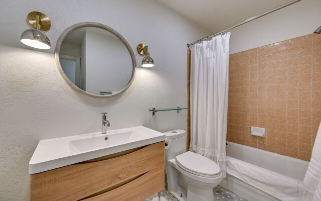 Stylish Flagstaff Home: Close to Hiking & Fishing!