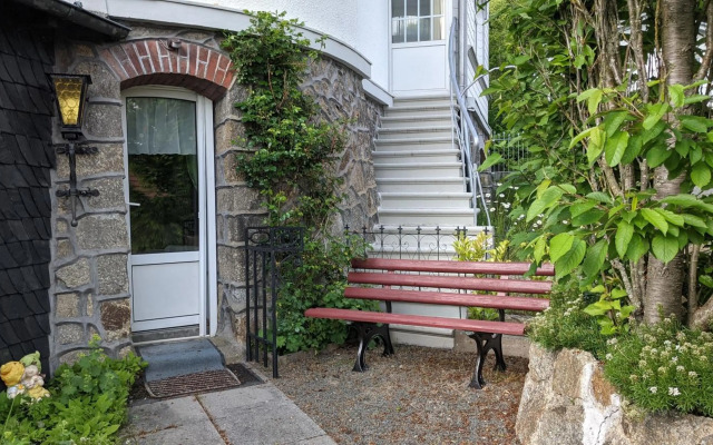 WeisseVilla Friedrichsbrunn Fewo SOLIDE