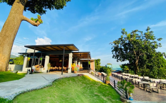 Riverside Hill Resort & Restaurant