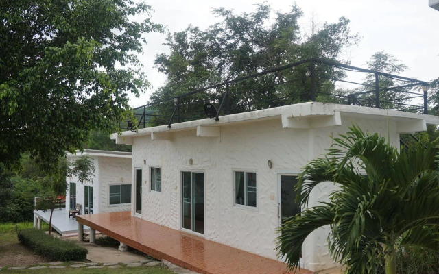 WhiteRock Resort Pakchong