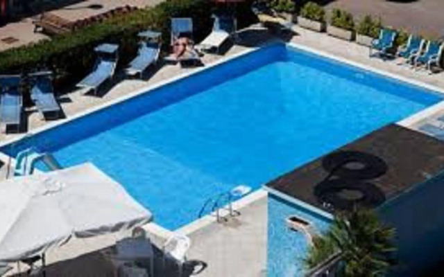 Hotel River