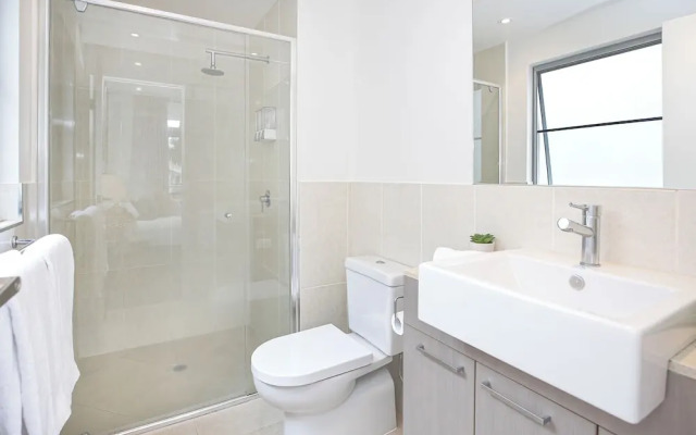 Luxury Cairns Stay with Pool and BBQ