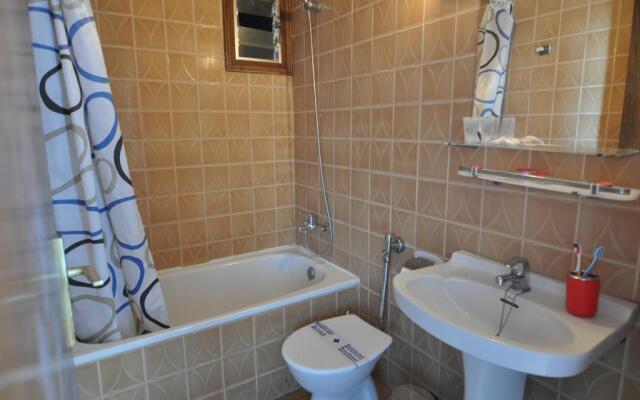 RNET - Puerto Simona 22 - Roses Costa Brava