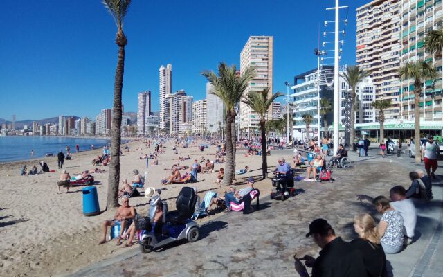 Apartment 1 bedroom 90m Levante Beach